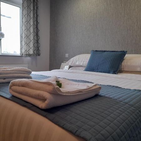 Apartments Heathrow - Hounslow Cranford Екстер'єр фото
