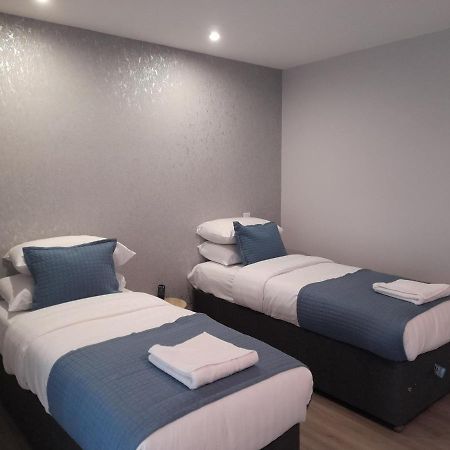Apartments Heathrow - Hounslow Cranford Екстер'єр фото