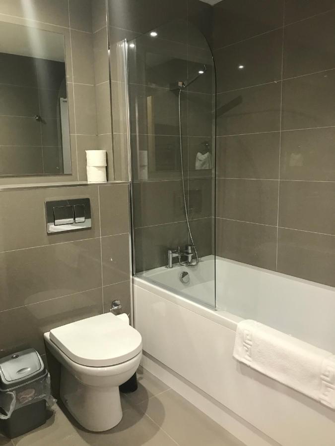 Apartments Heathrow - Hounslow Cranford Екстер'єр фото