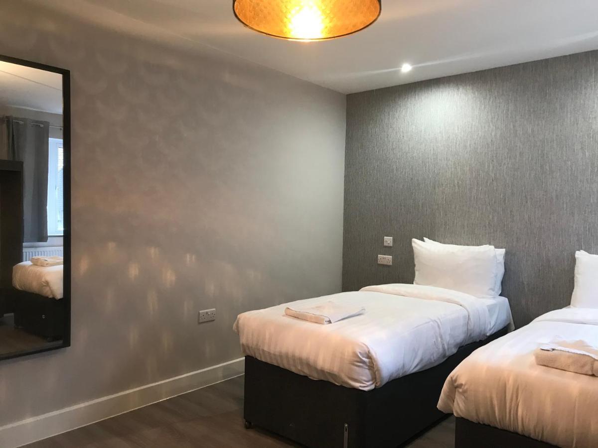 Apartments Heathrow - Hounslow Cranford Екстер'єр фото